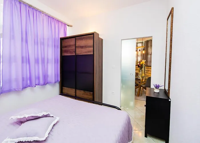 Glicinia Apartment Sibenik